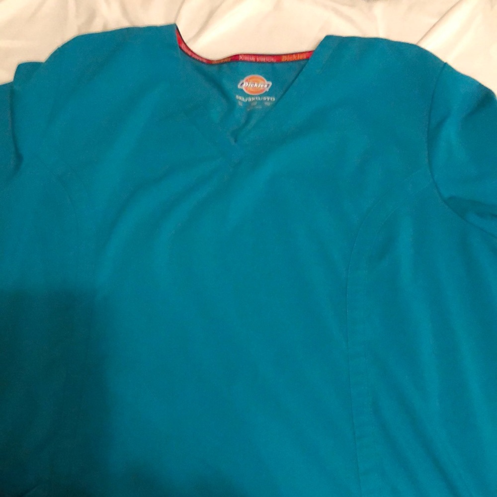 Scrub top